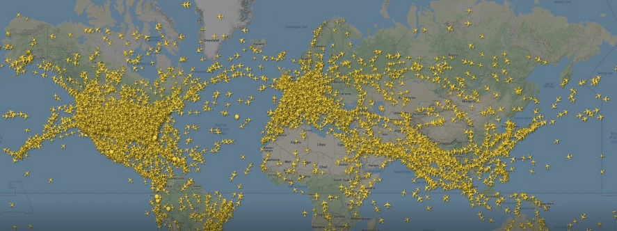 Map showing thousands of planes in the sky globally